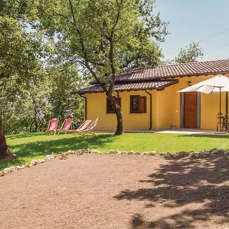 2 Bedroom Beautiful In -lt- * Fabrica di Roma